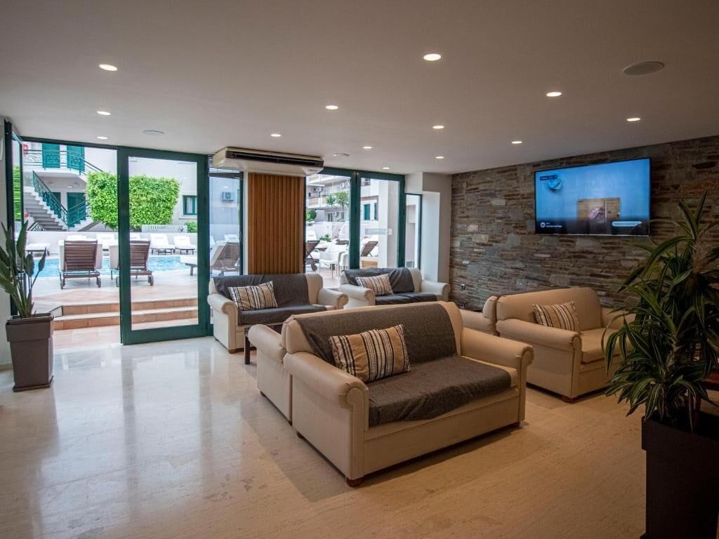 Foto - Elmi Beach Hotel & Suites