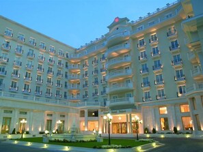 Exterior - Grand Hotel Palace (Ampelokipoi-Menemeni)