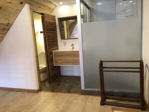 Caja de seguridad en la habitación y decoración personalizada 