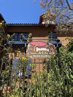Front of property - La Casa del Arupo (Quito)