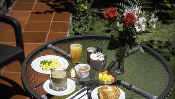 Double Room | Outdoor dining