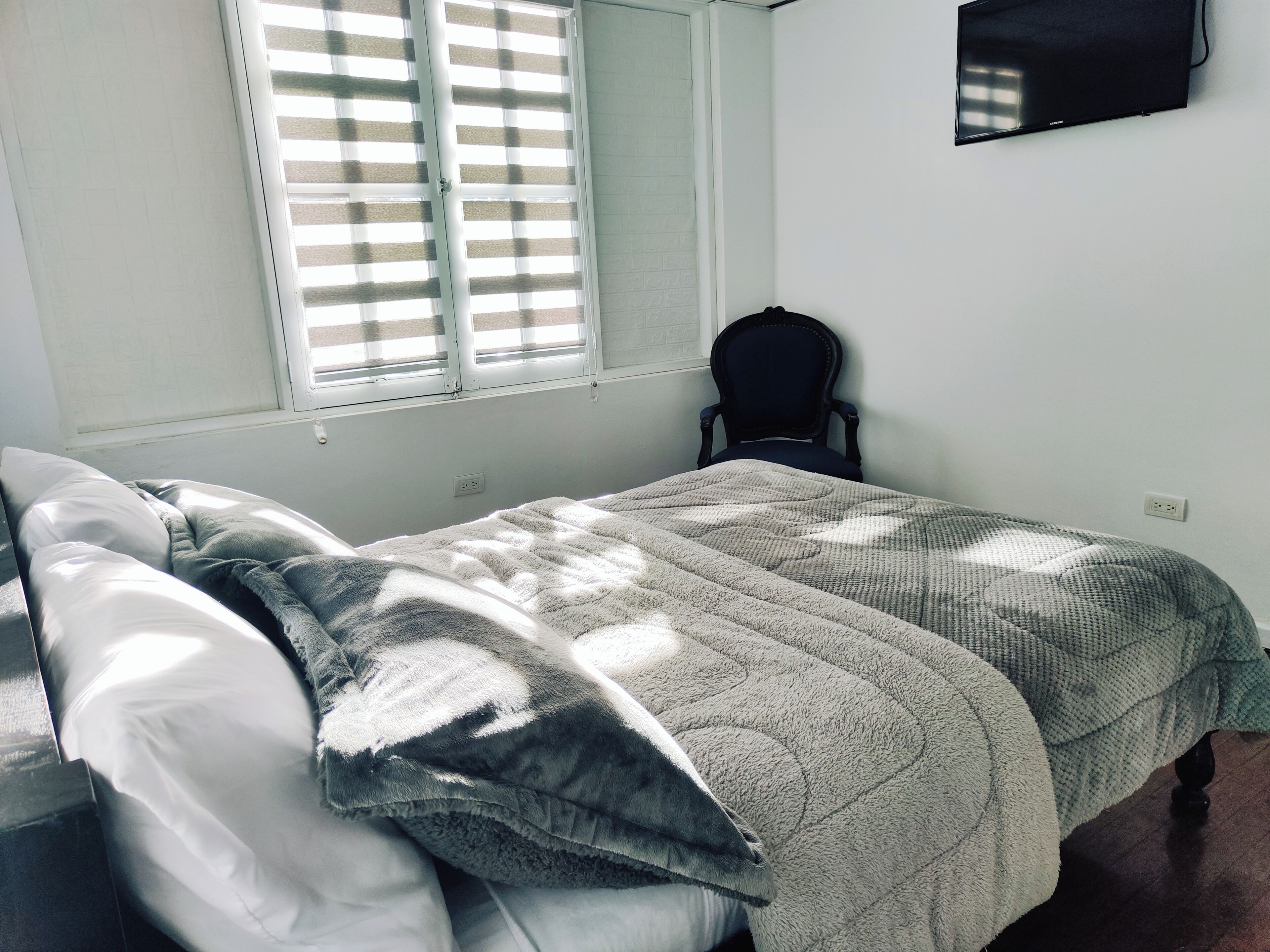 executive single room | premium bedding, minibar, in-room safe, desk