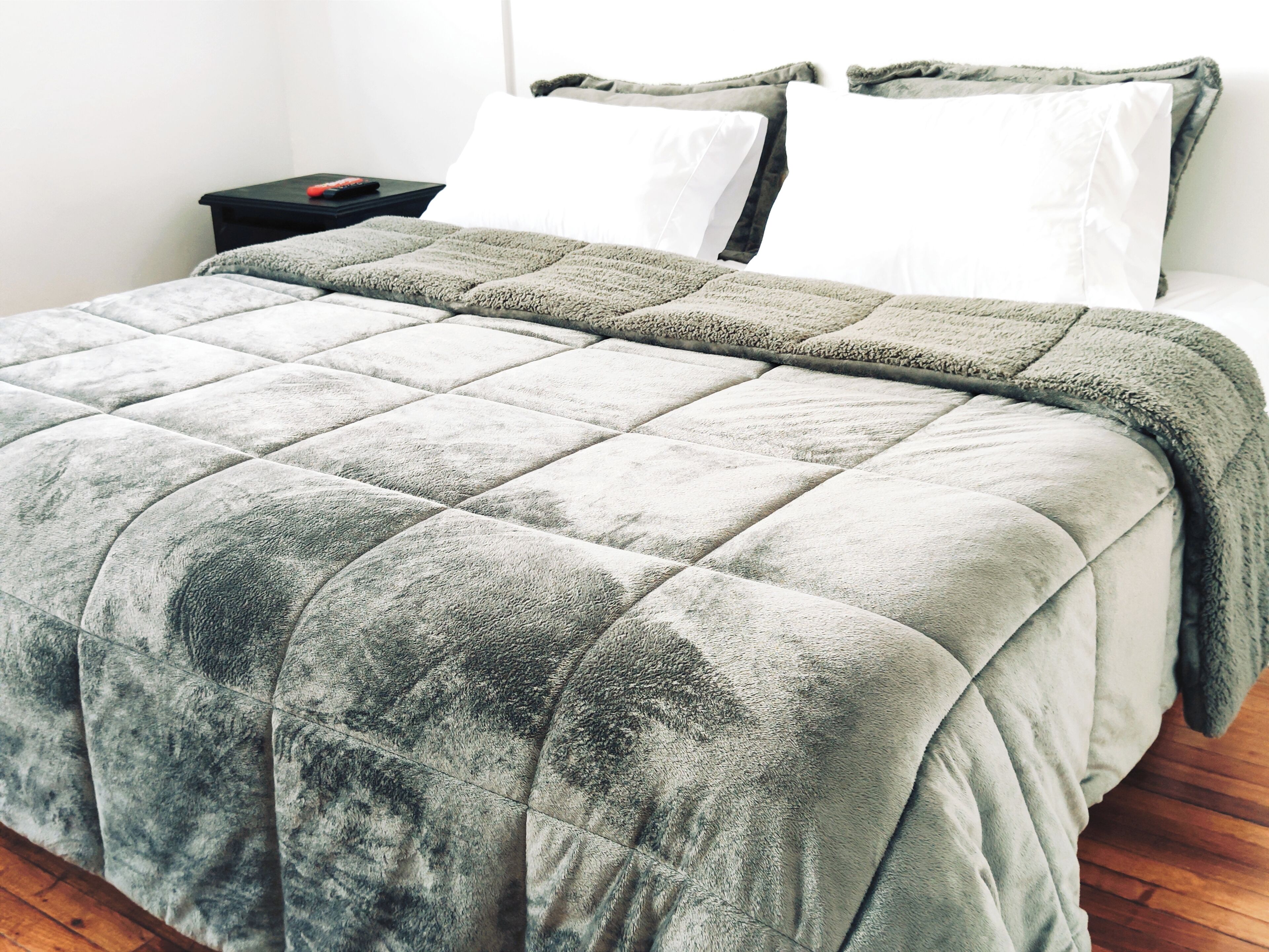 standard double room | premium bedding, minibar, in-room safe, desk