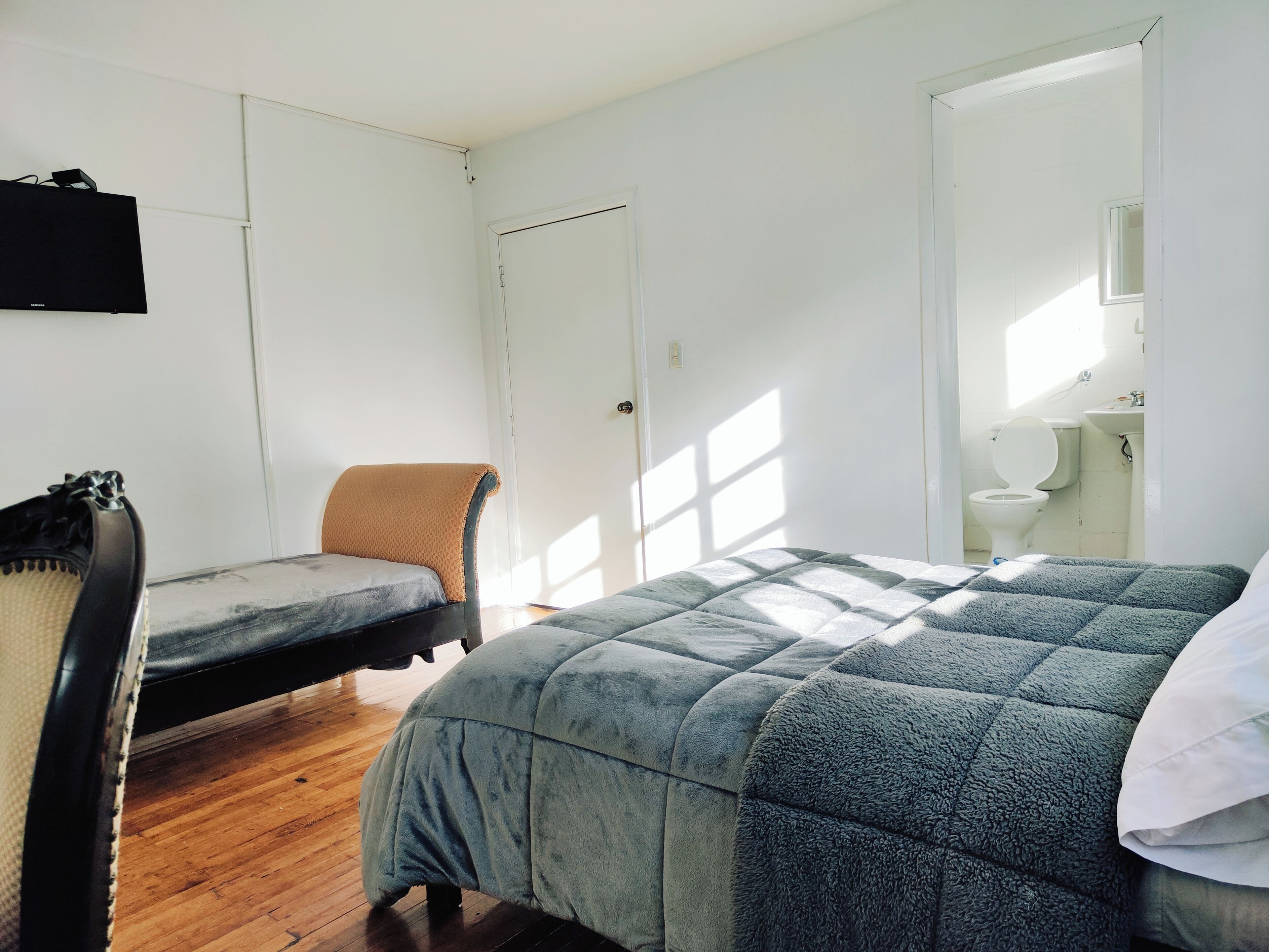 standard twin room | premium bedding, minibar, in-room safe, desk