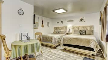 أغطية فراش متميزة وأسرّة بطبقة علوية مريحة وبديكورات فريدة لكل غرفة