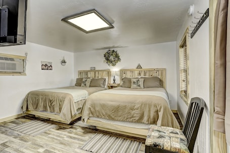 Ropa de cama de alta calidad y colchones con pillow-top . Cascade Lake Inn