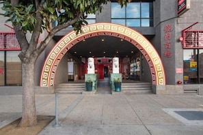 Unclassified image, 5 of 23, button - Best Western Plus Dragon Gate Inn (Los Angeles)