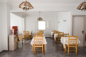 Dining - Kamari Blue Boutique Hotel (Santorini)