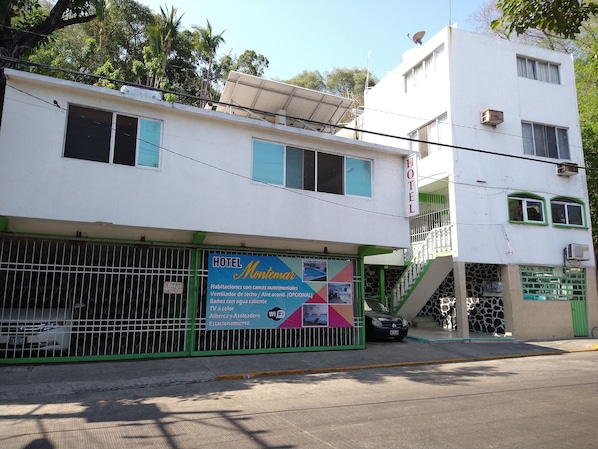 Front of property - Hotel Montemar Acapulco (Acapulco)