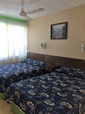 In-room safe, bed sheets - Hotel Montemar Acapulco (Acapulco)