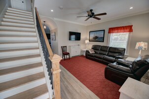 Superior Cottage, 3 Bedrooms, Allergy Friendly (No Pets) | Living area