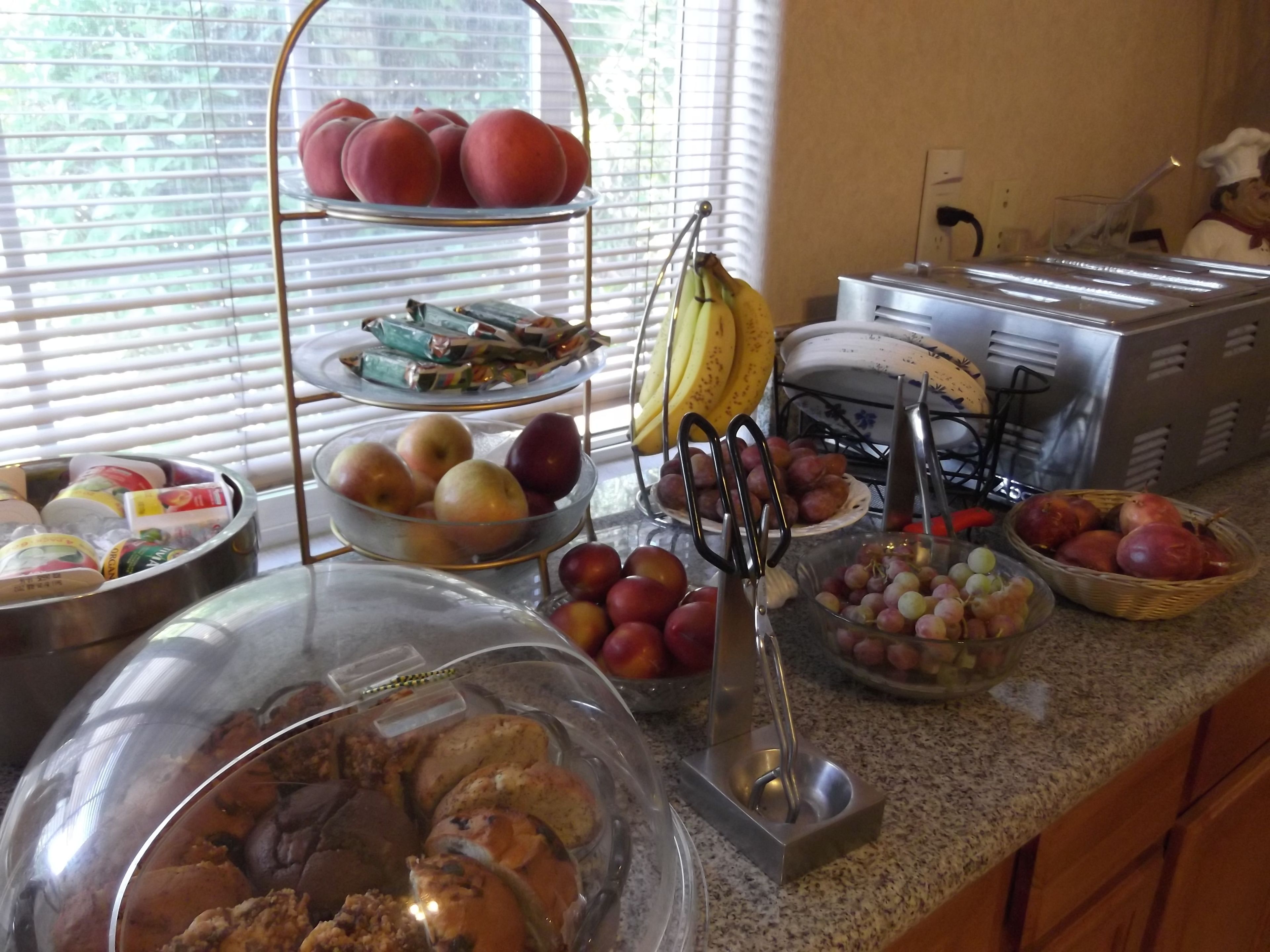 free buffet breakfast