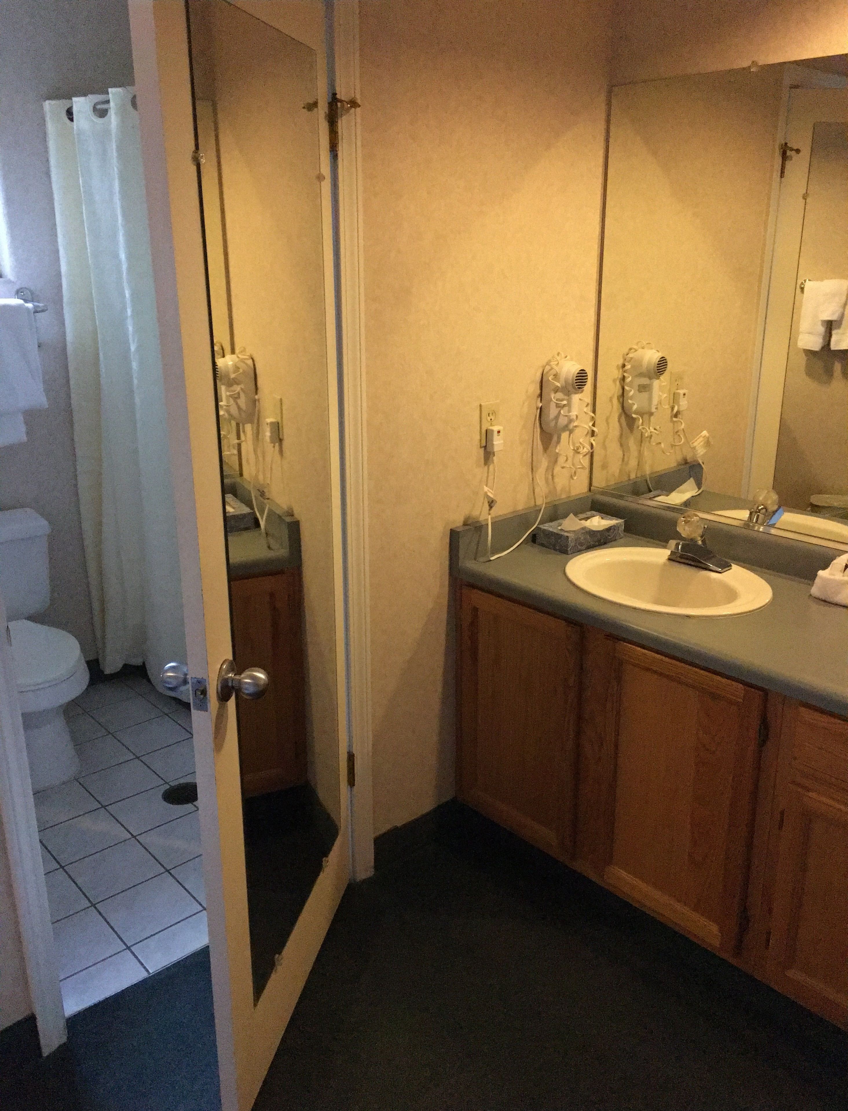 Photo - Garden Inn and Suites Fresno