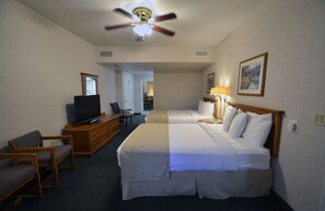Desk, iron/ironing board, free WiFi, bed sheets - Garden Inn and Suites (Fresno)