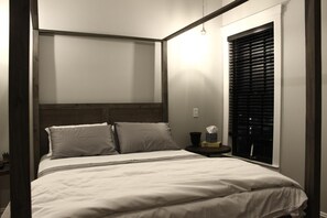 Standard Suite, 1 Queen Bed, Non Smoking, Private Bathroom (Spangler) | 1 bedroom, Egyptian cotton sheets, premium bedding, iron/ironing board