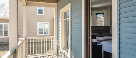 1 bedroom, Egyptian cotton sheets, premium bedding, iron/ironing board