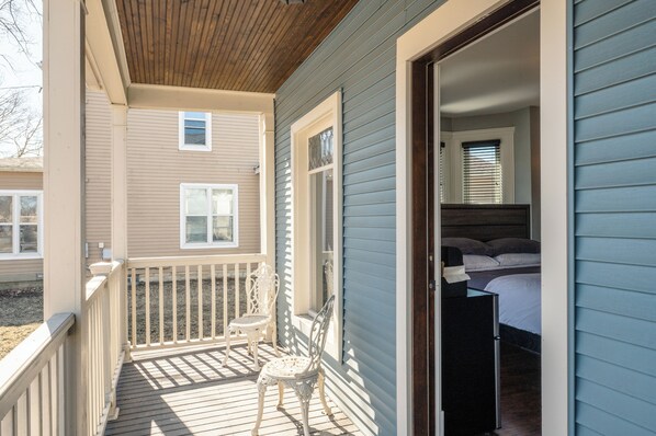 Standard Suite, 1 King Bed, Park View | 1 bedroom, Egyptian cotton sheets, premium bedding, iron/ironing board