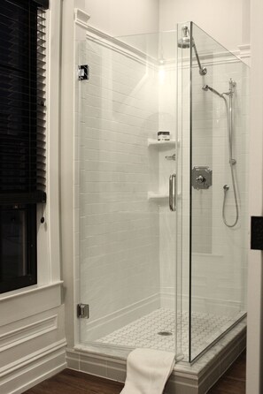 Standard Suite, 1 Queen Bed, Non Smoking, Private Bathroom (Spangler) | Bathroom shower - The Plainfield Inn (Plainfield)
