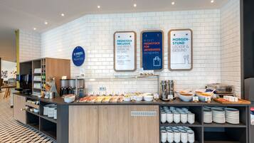 Desayuno continental gratuito y diario