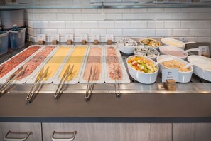 Desayuno continental gratuito y diario