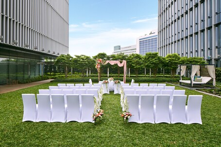 Sofitel Singapore City Centre - Image 25