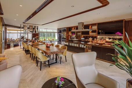 Sofitel Singapore City Centre - Image 14