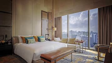 JOAQUIM SUITE, Club Millésime Access, 1 King Bed, Heritage View, High Floor | Premium bedding, down duvets, minibar, in-room safe