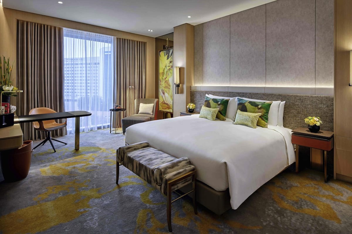 LUXURY CLUB ROOM, Club Millésime Access, 1 King Bed, Heritage or Pool View, High Floor