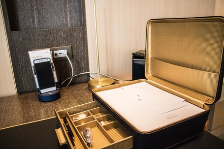 Sofitel Singapore City Centre - Image 22