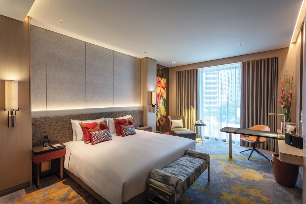 Premium bedding, down duvets, minibar, in-room safe
