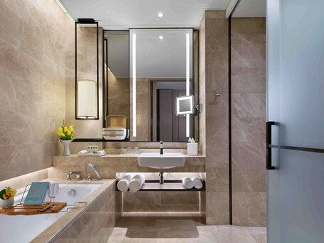 Sofitel Singapore City Centre - Image 19