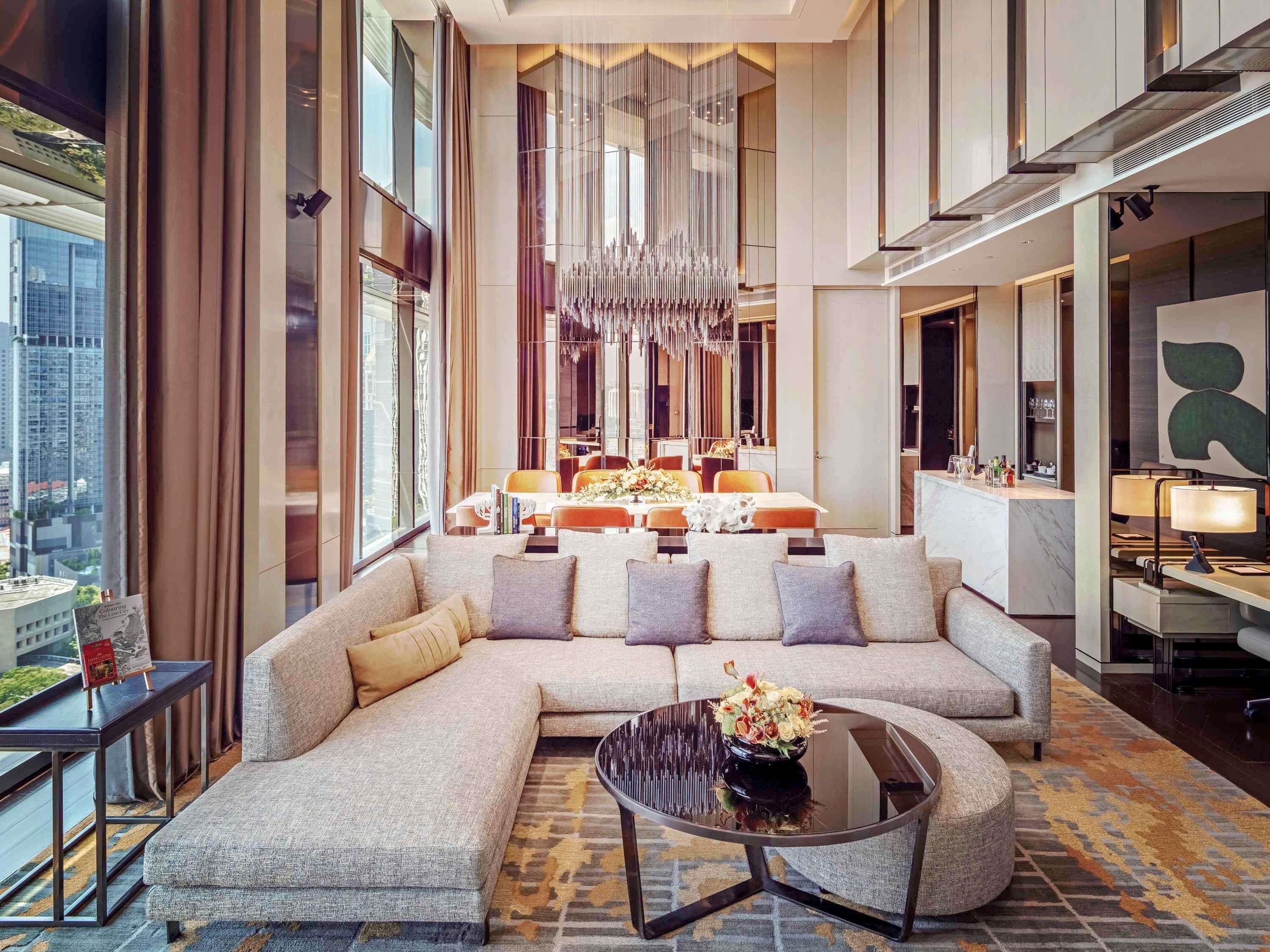 JOAQUIM SUITE, Club Millésime Access, 1 King Bed, Heritage View, High Floor | 高級寢具、羽絨被、迷你吧、客房內保險箱