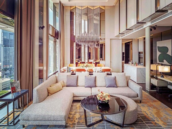 JOAQUIM SUITE, Club Millésime Access, 1 King Bed, Heritage View, High Floor