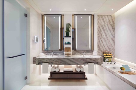 Sofitel Singapore City Centre - Image 5