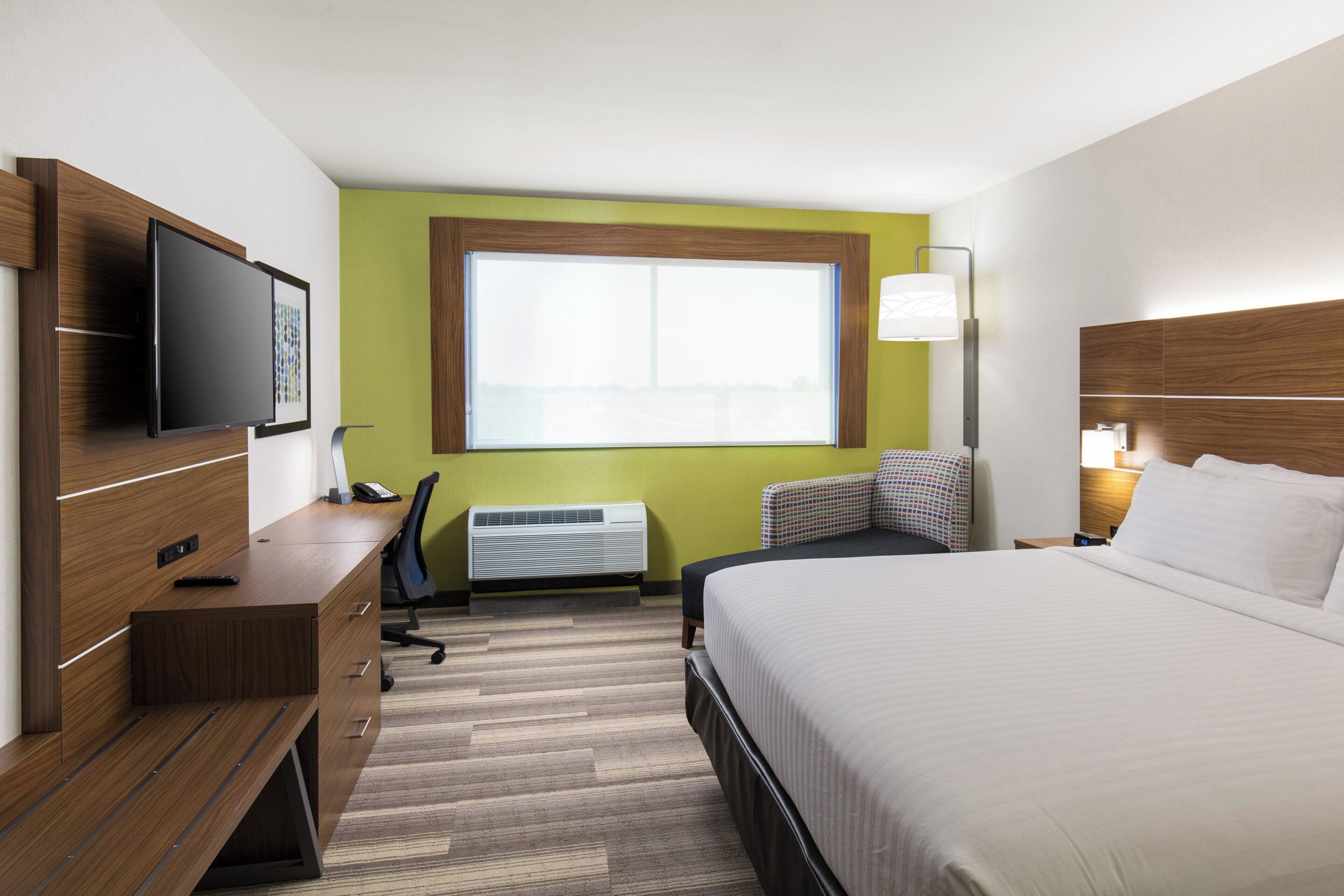 Photo - Holiday Inn Express Visalia Sequoia Gateway Area by IHG
