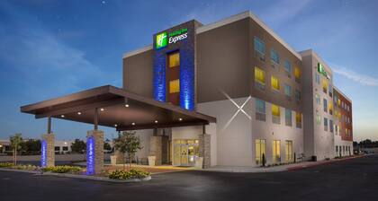 Holiday Inn Express Visalia Sequoia Gateway Area by IHG
