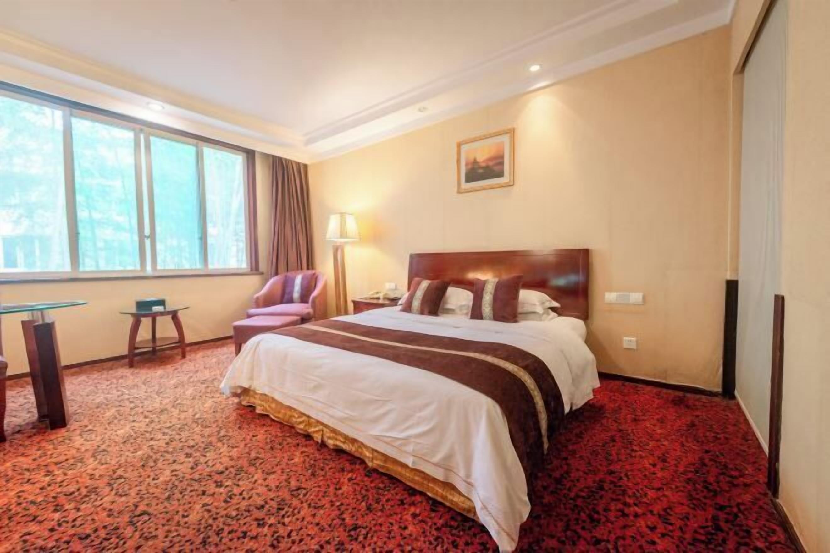 Minibar, in-room safe, desk, blackout curtains