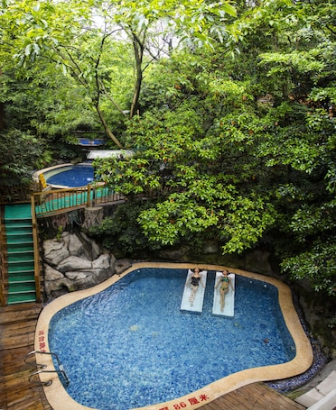 Indoor pool, outdoor pool