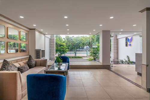 SAZI Erato Hotel - Free Airport & Breakfast