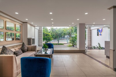 SAZI Erato Hotel - Free Airport & Breakfast