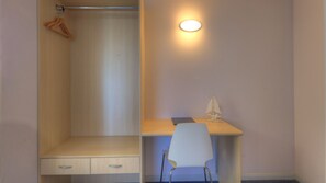 行政客房, 1 張加大雙人床 | 高級寢具、書桌、筆電工作空間、免費無線上網