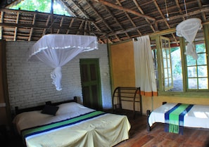 Cottage Familial | Coffres-forts dans les chambres, Wi-Fi gratuit, draps fournis