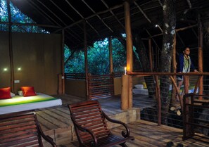 Casa sull'albero Deluxe, 1 camera da letto, balcone, vista giardino | Una cassaforte in camera, Wi-Fi gratuito, lenzuola