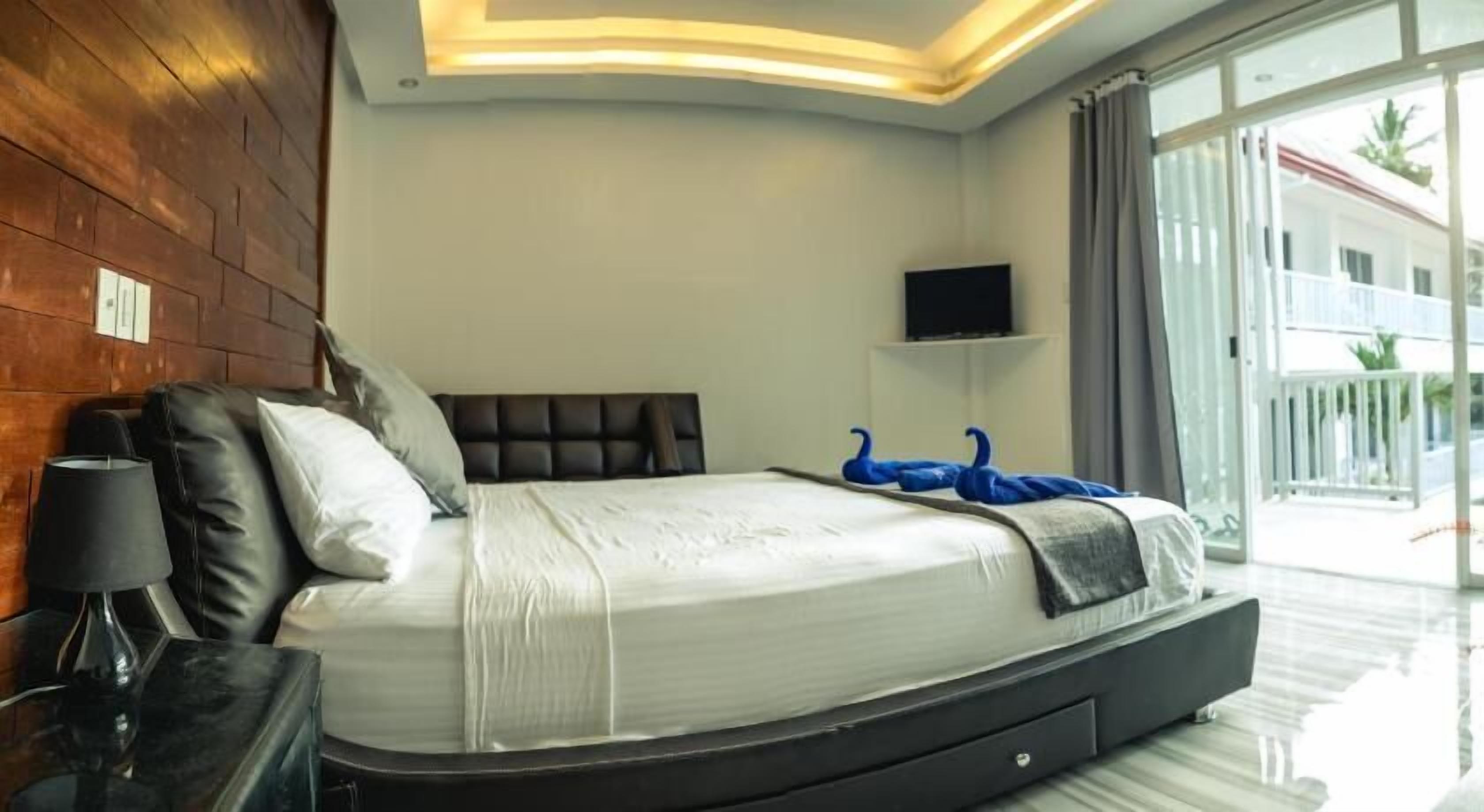 Coffres-forts dans les chambres, bureau, Wi-Fi gratuit, draps fournis