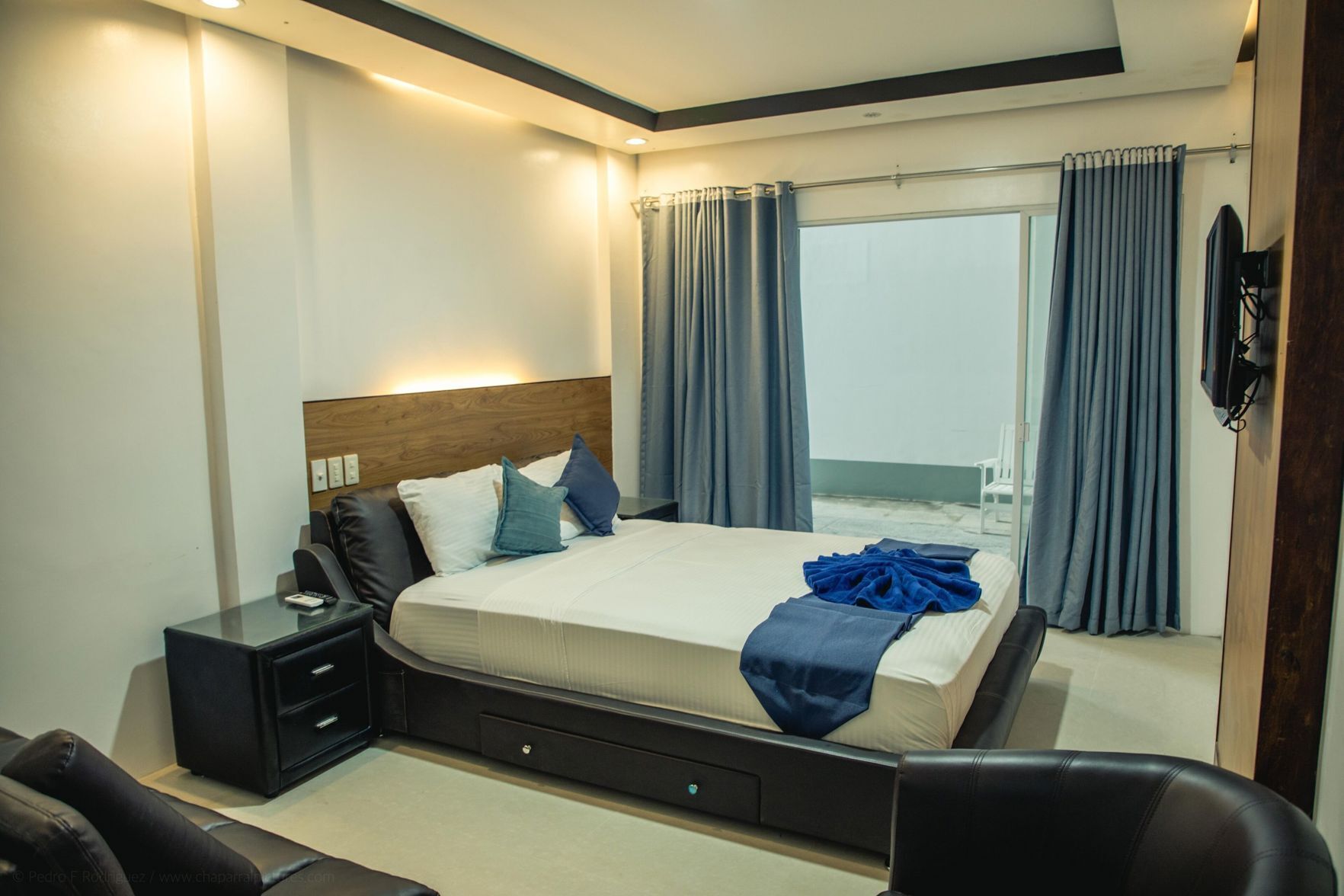 Coffres-forts dans les chambres, bureau, Wi-Fi gratuit, draps fournis