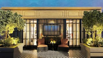 Champton Grand Suite - Terrace with City view | Terrace/patio