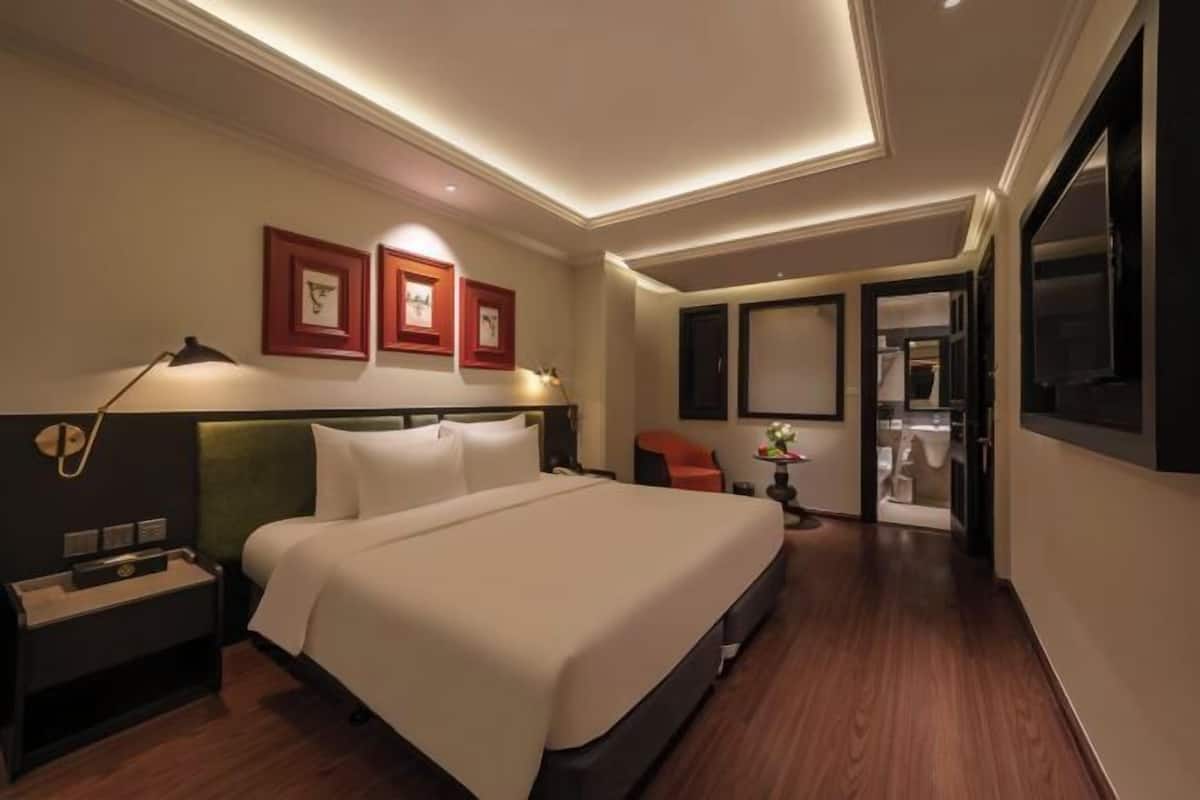 Minibar, in-room safe, blackout curtains, soundproofing