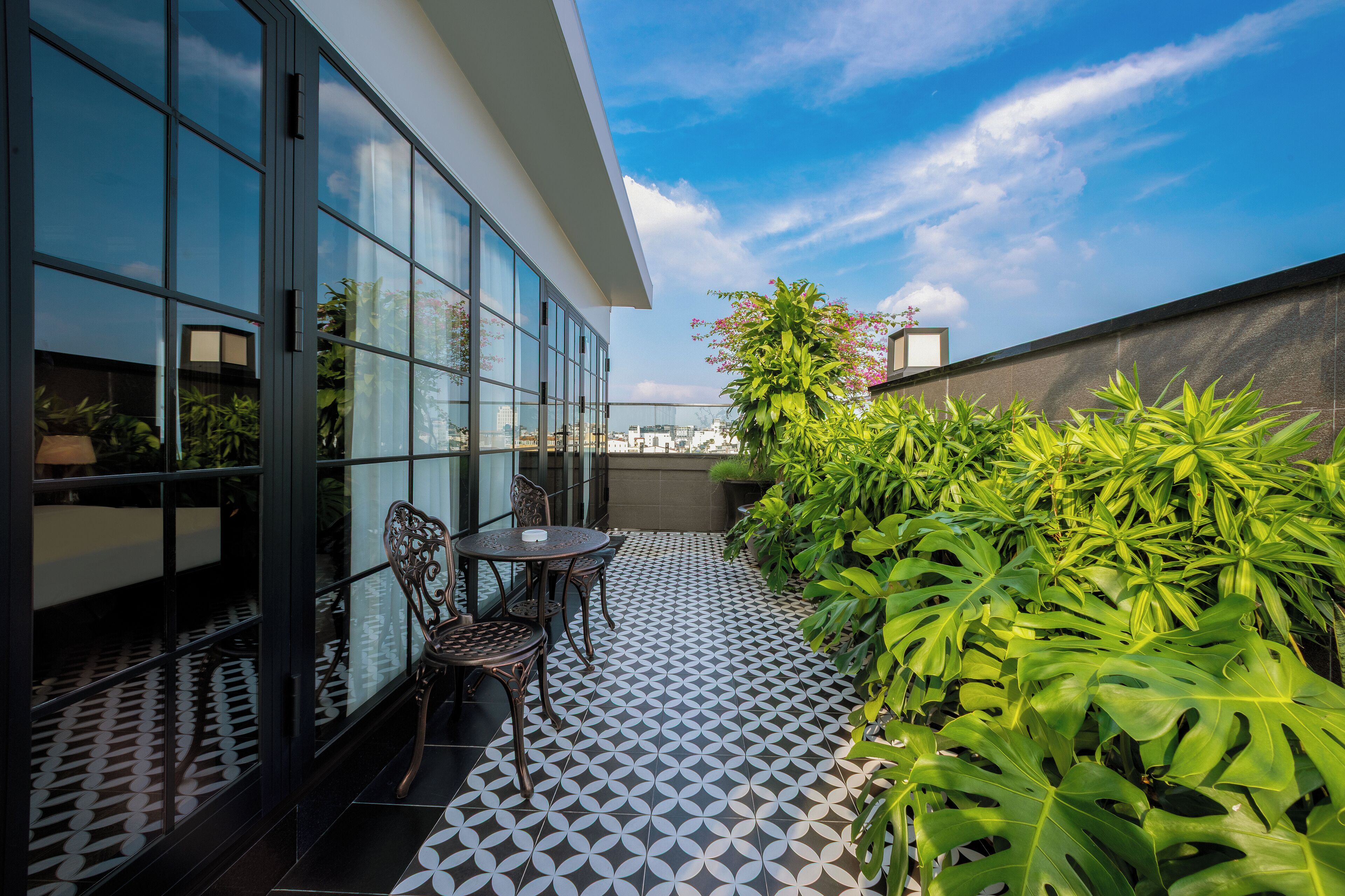 Champton Grand Suite - Terrace with City view | Hiên