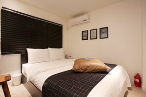 Desk, free WiFi - Kotel Sinchon (Seoul)