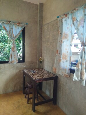 Superior Double Room, Fan, Private Bathroom | Free WiFi - Happy House Backpacker - Hostel (Pai)
